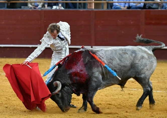 Un epopéyico Román echa el cierre en Carabanchel