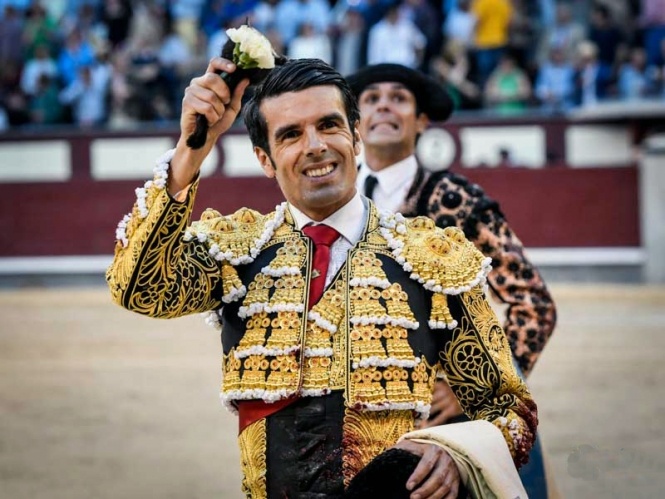 Emilio de Justo cierra su equipo de apoderamiento