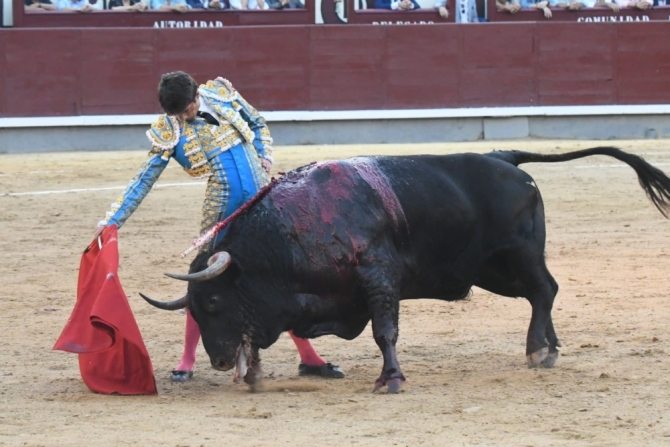 Ureña honra la palabra 'torero' frente al abismo de mansedumbre victoriana