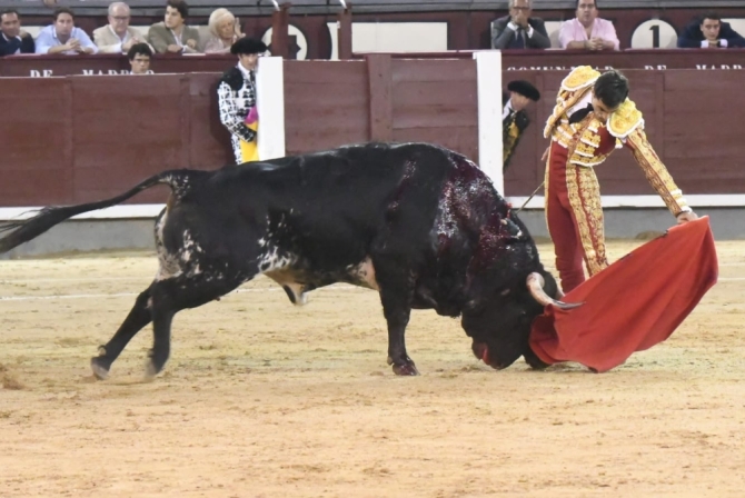 Ureña honra la palabra 'torero' frente al abismo de mansedumbre victoriana