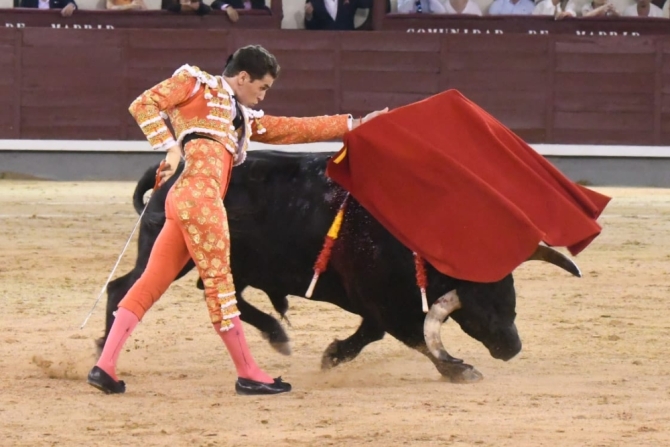 Ureña honra la palabra 'torero' frente al abismo de mansedumbre victoriana