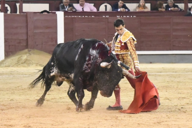 Ureña honra la palabra 'torero' frente al abismo de mansedumbre victoriana