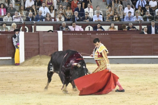 Ureña honra la palabra 'torero' frente al abismo de mansedumbre victoriana