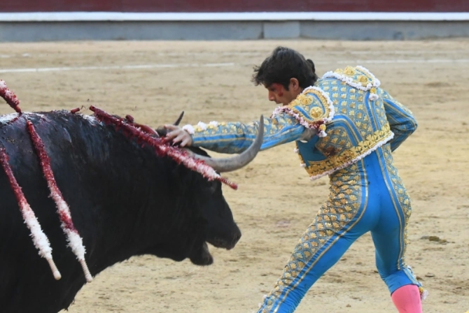 Ureña honra la palabra 'torero' frente al abismo de mansedumbre victoriana