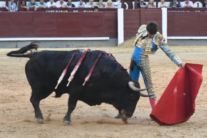 Ureña honra la palabra 'torero' frente al abismo de mansedumbre victoriana