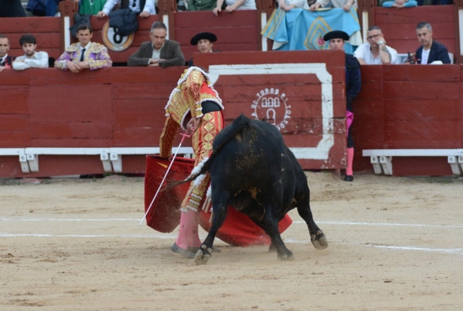 Triple puerta grande a beneficio de la paraplejia