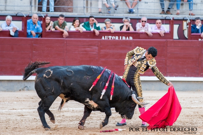 'Juan de Castilla salva la soporífera corrida de Valdefresno'