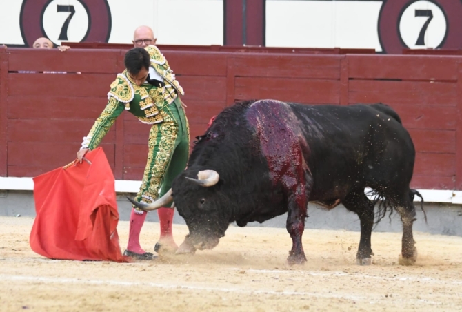 Oreja para Adrián de Torres ante una buena corrida de José Enrique Fraile'