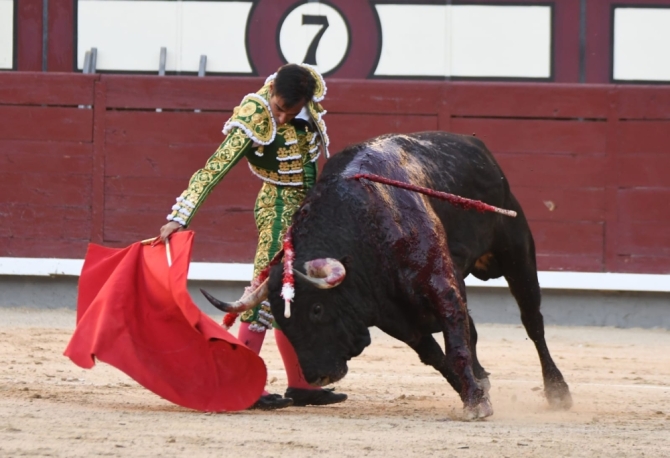 Oreja para Adrián de Torres ante una buena corrida de José Enrique Fraile'