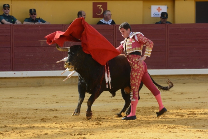 Triunfo rotundo de Borja Jiménez en Almodovar del Campo 