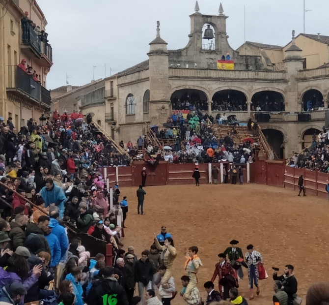 Montalvo propicia el triunfo y Jesús Yglesias debuta con honores