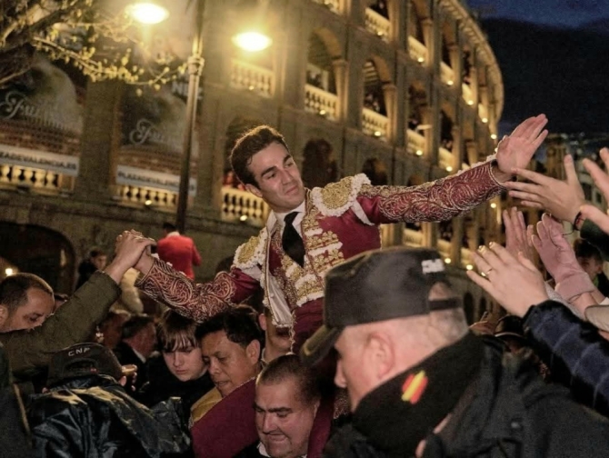 'Tomás Rufo, triunfo de poder y mando en Valencia'