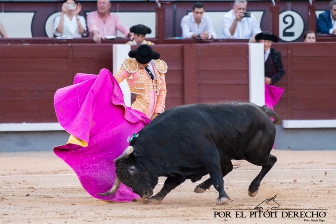 La primera nocturna de Las Ventas, en imágenes 