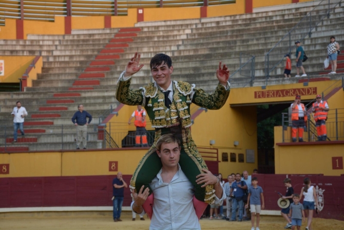 Puerta grande para Adrián Reinosa en Almodóvar del Campo 