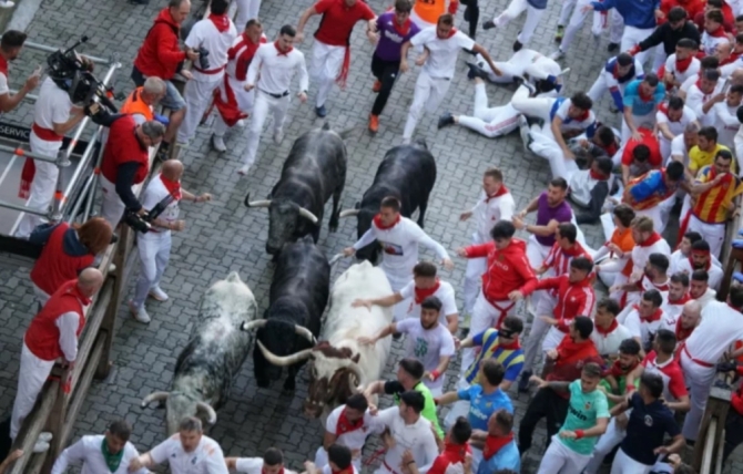 'Cebada agranda su leyenda en Pamplona'