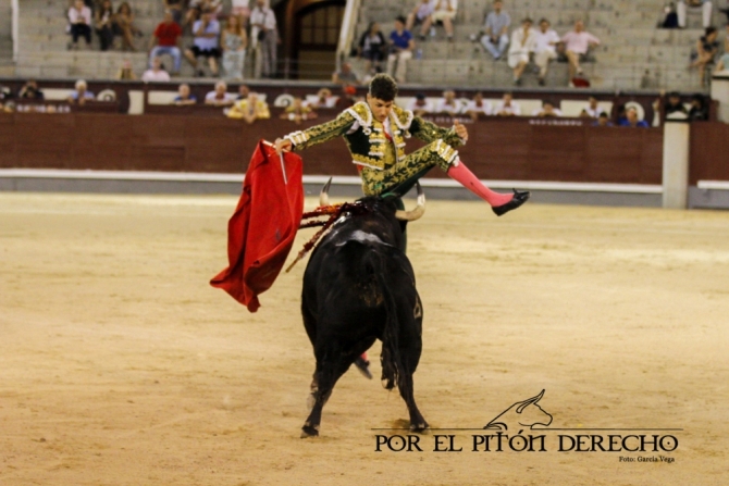 'Noche de vivas y mansos; herido Mariscal Ruiz'