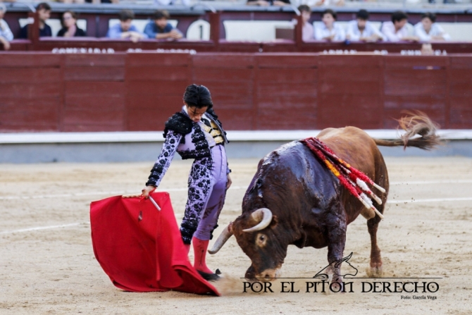 'Noche de vivas y mansos; herido Mariscal Ruiz'