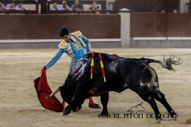 'Noche de vivas y mansos; herido Mariscal Ruiz'
