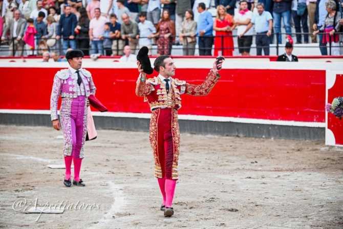 'Morenito pierde tres orejas y Molina gana una ante duros anarromeros'