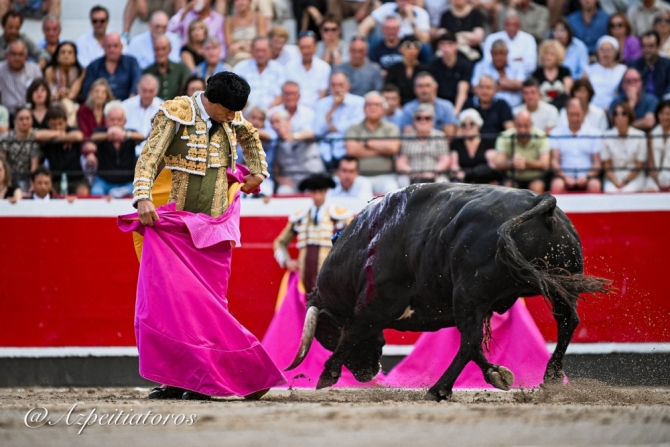 'A hombros Borja Jiménez en el cierre de Azpeitia'