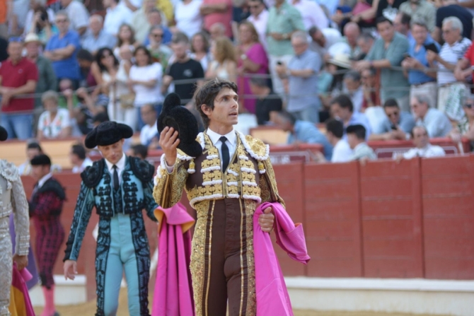 Talavante indulta a 'Desgrañado', de Cayetano Muñoz