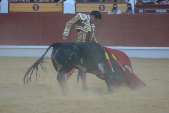 Talavante indulta a 'Desgrañado', de Cayetano Muñoz