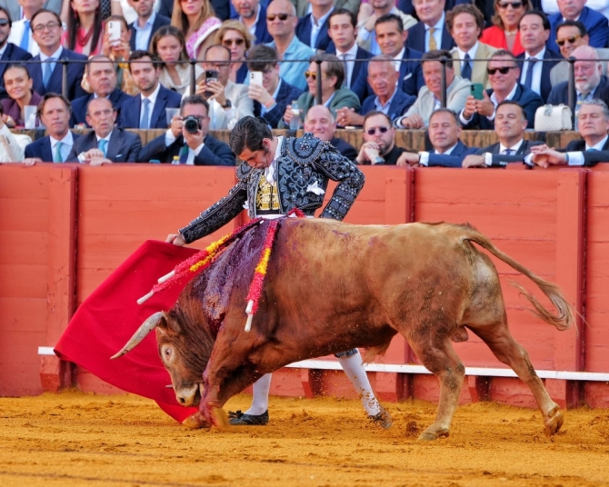 'Lección magistral de Morante emborronada por la nula seriedad del palco'