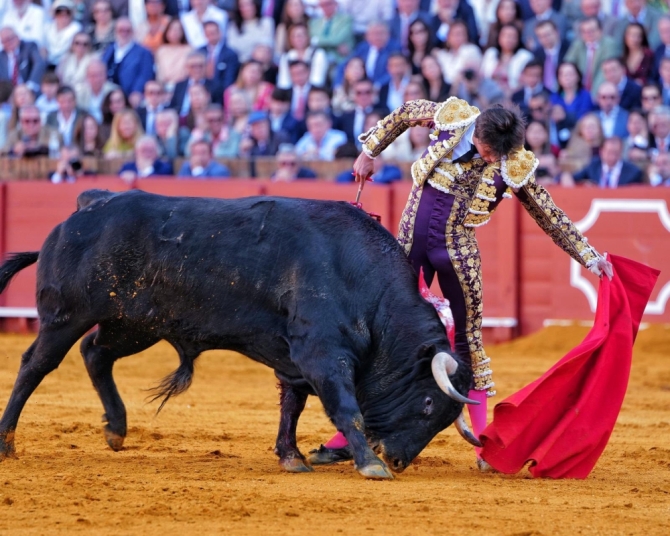 'Lección magistral de Morante emborronada por la nula seriedad del palco'