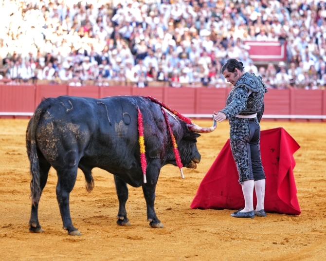 'Lección magistral de Morante emborronada por la nula seriedad del palco'