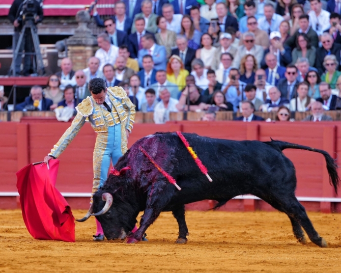 'Lección magistral de Morante emborronada por la nula seriedad del palco'