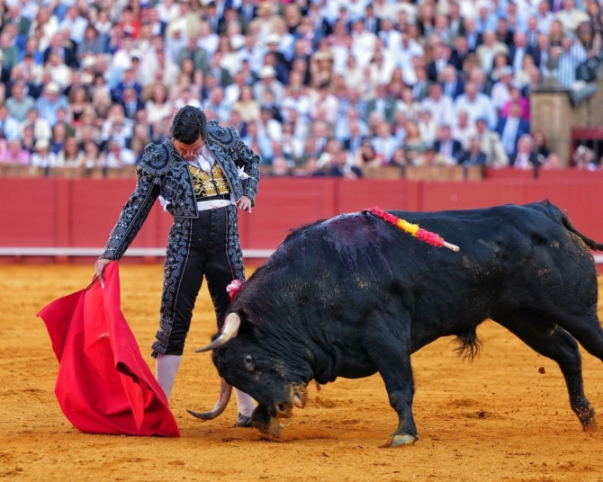 'Lección magistral de Morante emborronada por la nula seriedad del palco'
