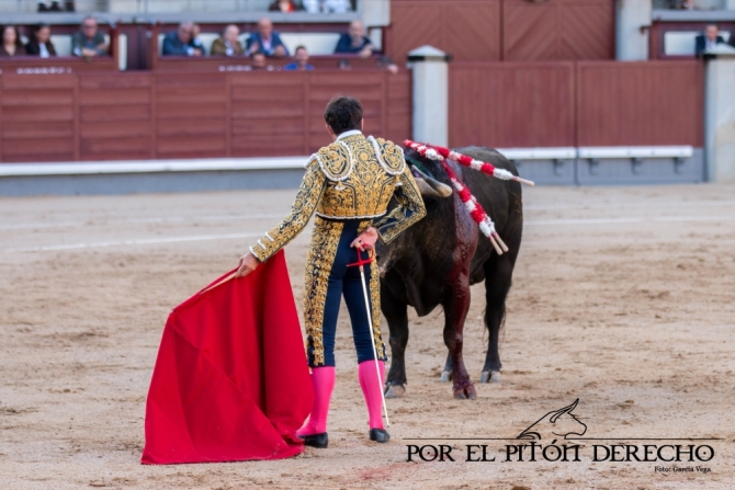 ¡Honor a los toreros!
