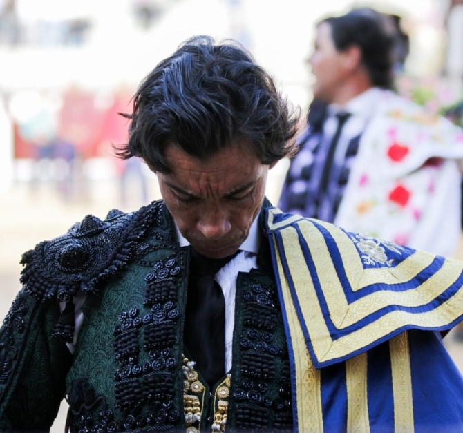 ¡Honor a los toreros!