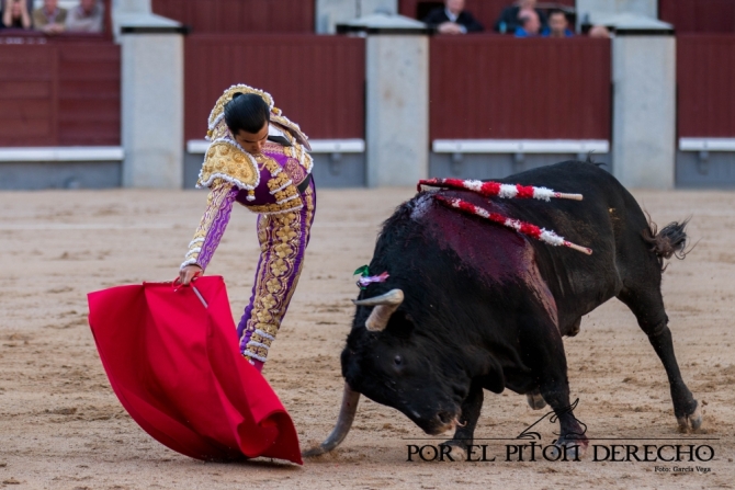 ¡Honor a los toreros!