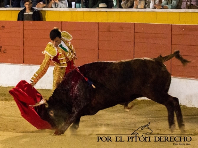'Toreo a caballo, emoción a pie'