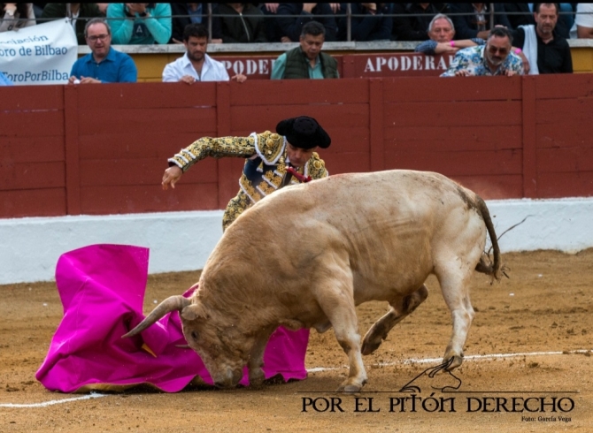'Toreo a caballo, emoción a pie'
