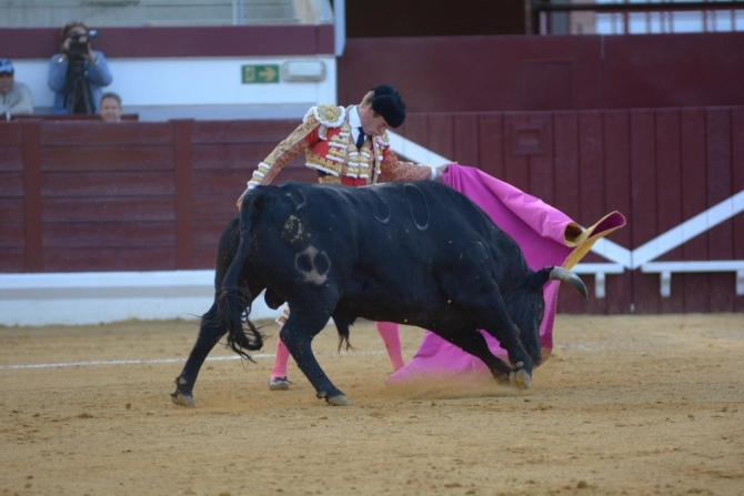 Borja Jiménez, 4 orejas y rabo en Puertollano 