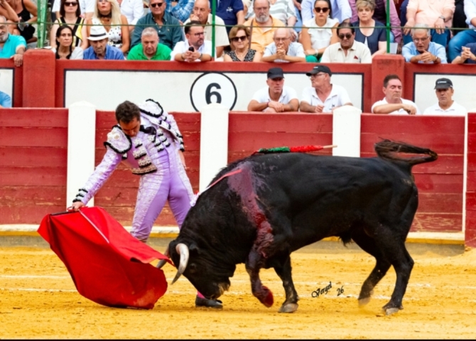 Solitaria oreja para Marco Pérez en la primera de Valladolid