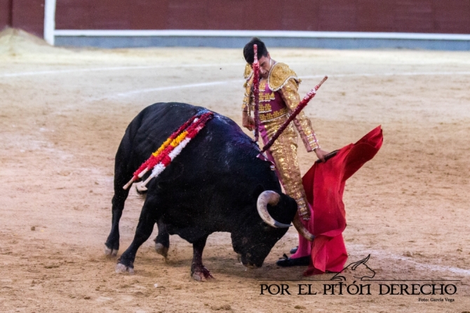 'Sin espada no hay paraíso'