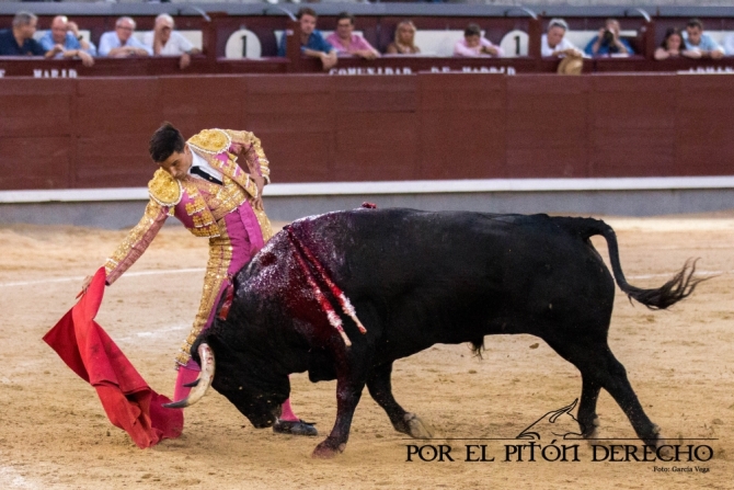 'Sin espada no hay paraíso'