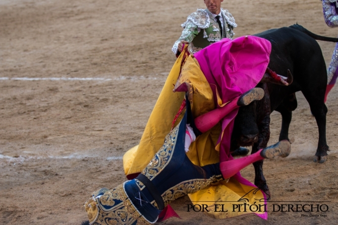 'Sin espada no hay paraíso'