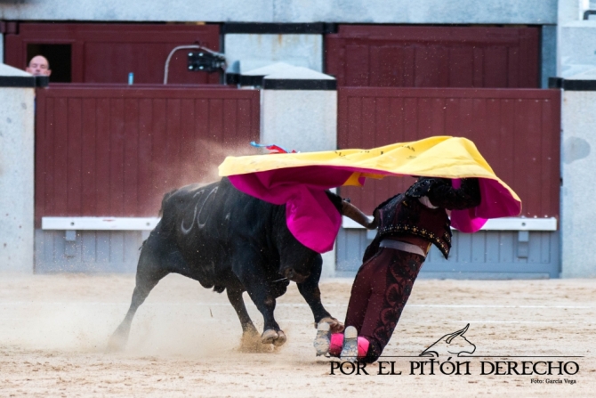 'Sin espada no hay paraíso'