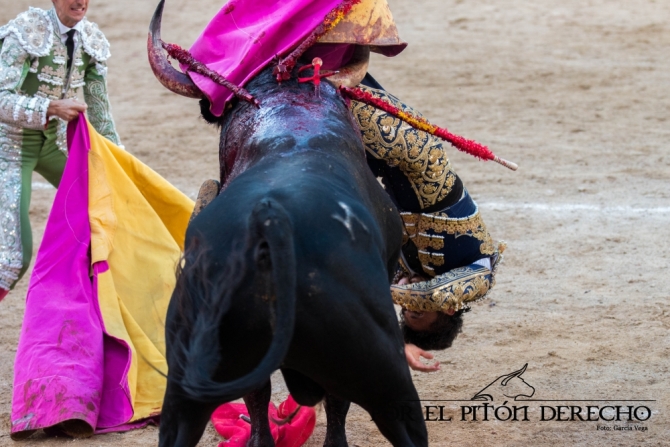 'Sin espada no hay paraíso'