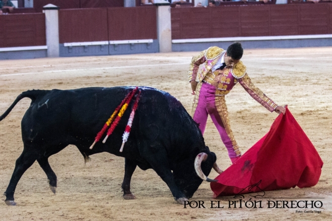 'Sin espada no hay paraíso'