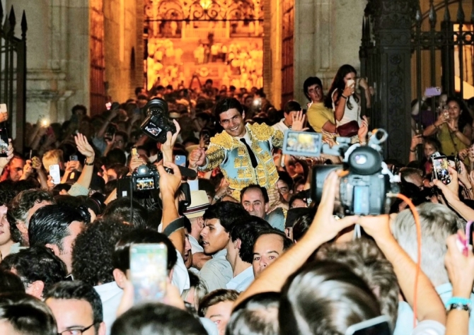 '¿Sin espada debe haber paraíso?'