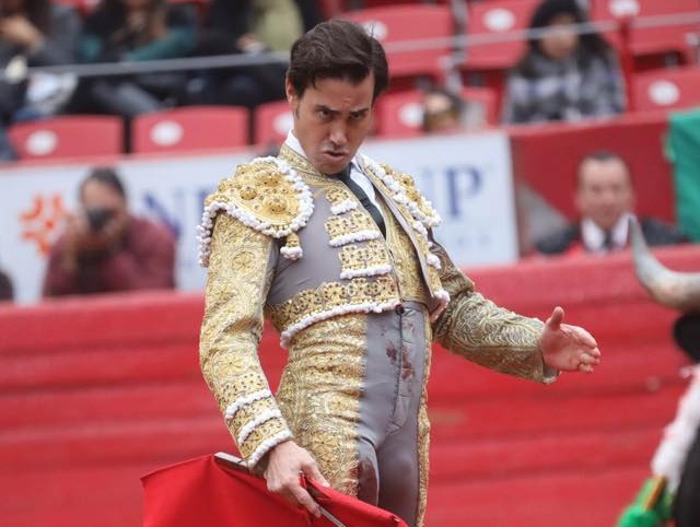 ¿Refrendo de cara a la cúspide?