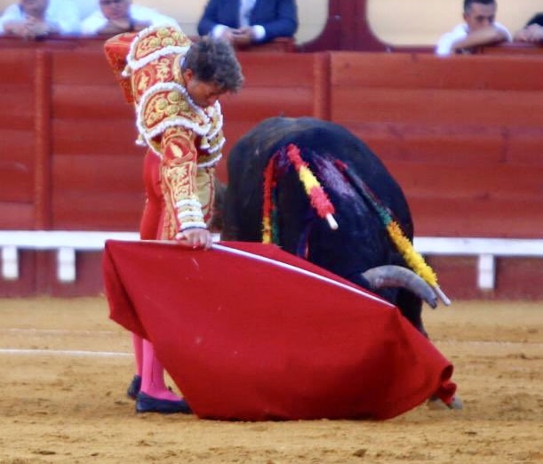 Adolfo y Escribano conquistan la Plaza Real