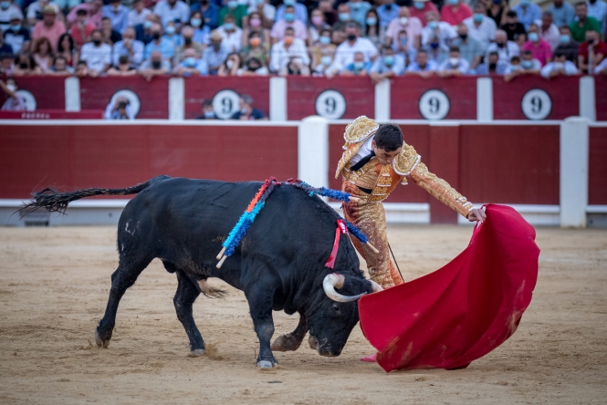 «Golpes fuertes; toreo hondo»