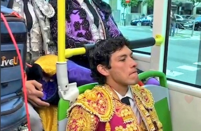 'El bus que no llegó'