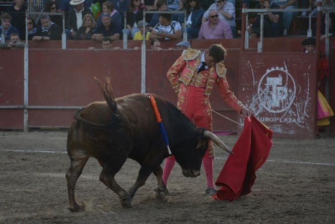 Eugenio de Mora y Téllez, a hombros con la de Pereda en Mora